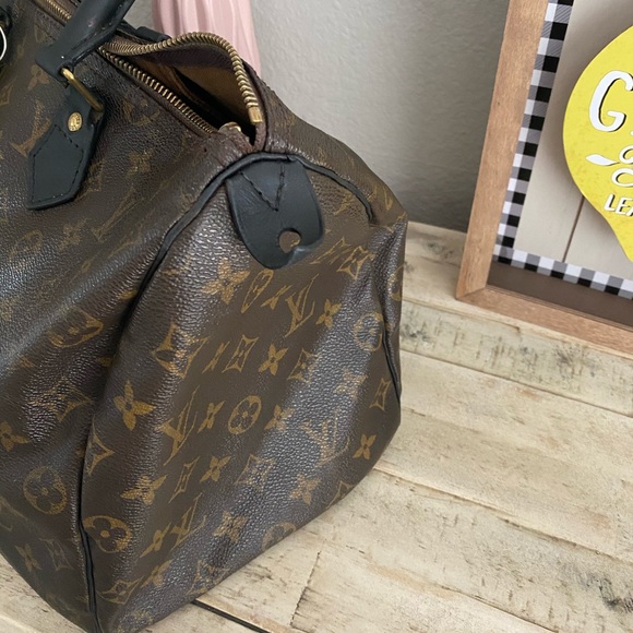 SOLD Authentic Louis Vuitton Speedy 35 - Picture 4 of 13